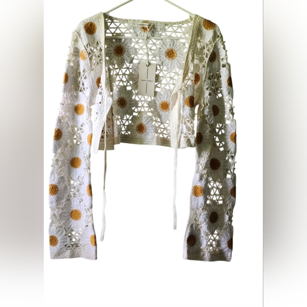 Moon & Madison Cream Long Sleeve Tie Front Crop Blouse - Picture 3 of 9